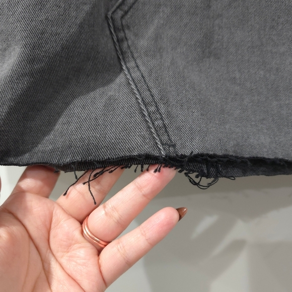 COTTON ON Black Wash Denim Mini Skirt, Raw Hem, 100 Cotton, NWT, Size 8 - Picture 4 of 14